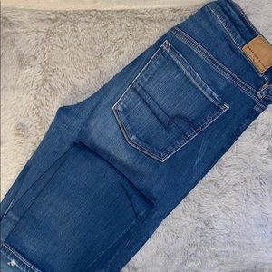 AEO Super High-Waisted Jeans